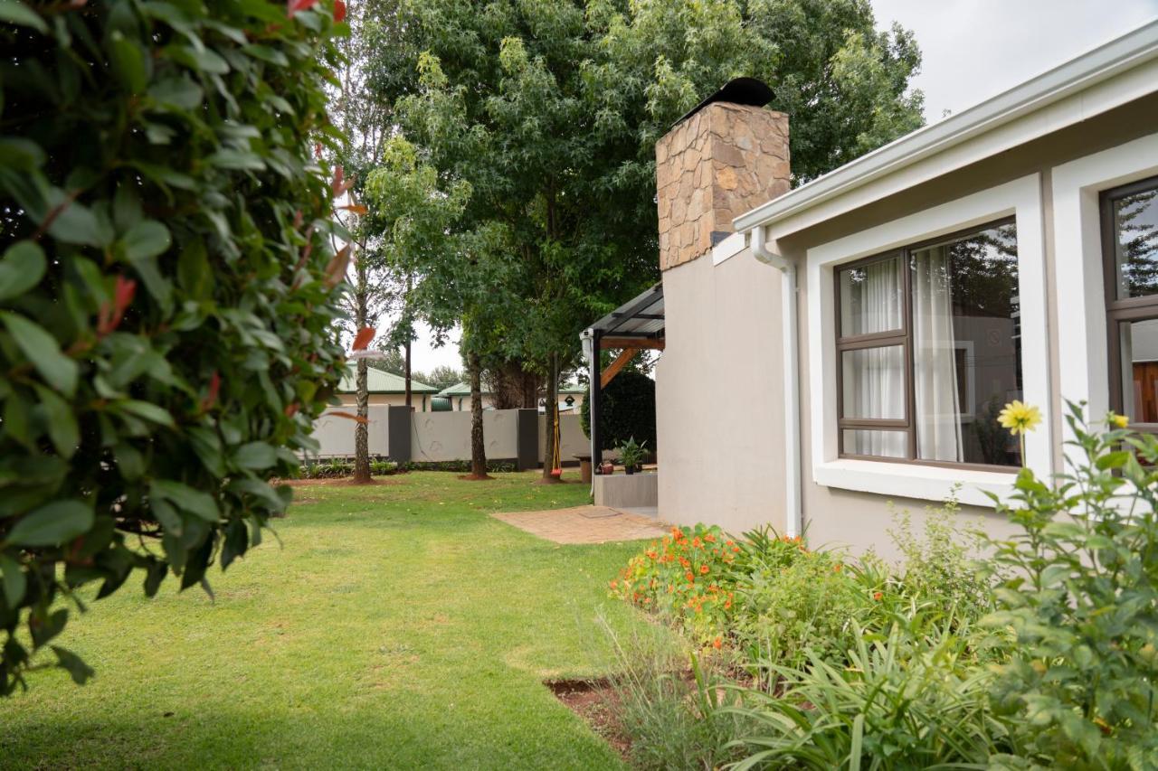 Rueby'S Guesthouse Dullstroom Exterior foto
