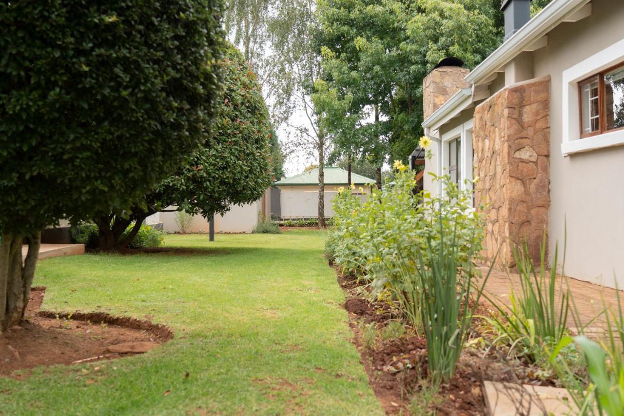 Rueby'S Guesthouse Dullstroom Exterior foto
